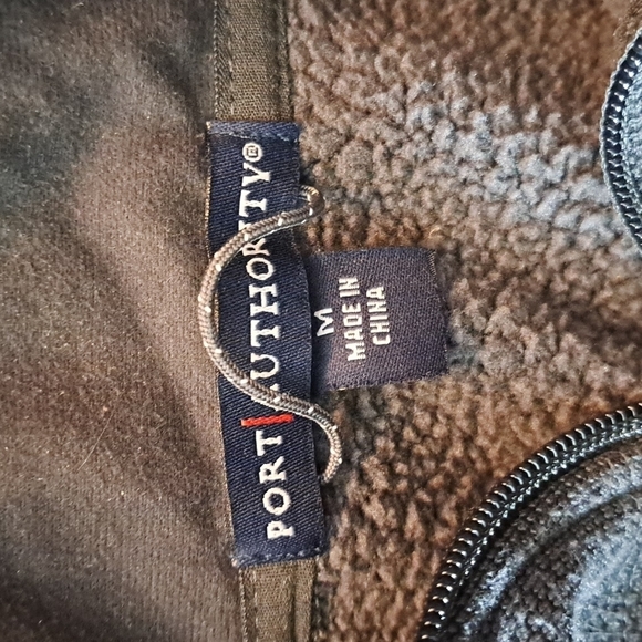 Port Authority 1/4 zip top - Picture 4 of 4